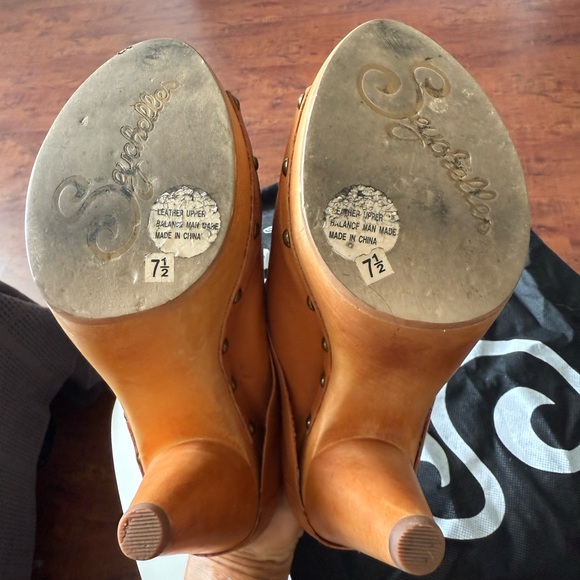 Seychelles.Stylish  Leather wooden Women's Clogs slides - Picture 7 of 7